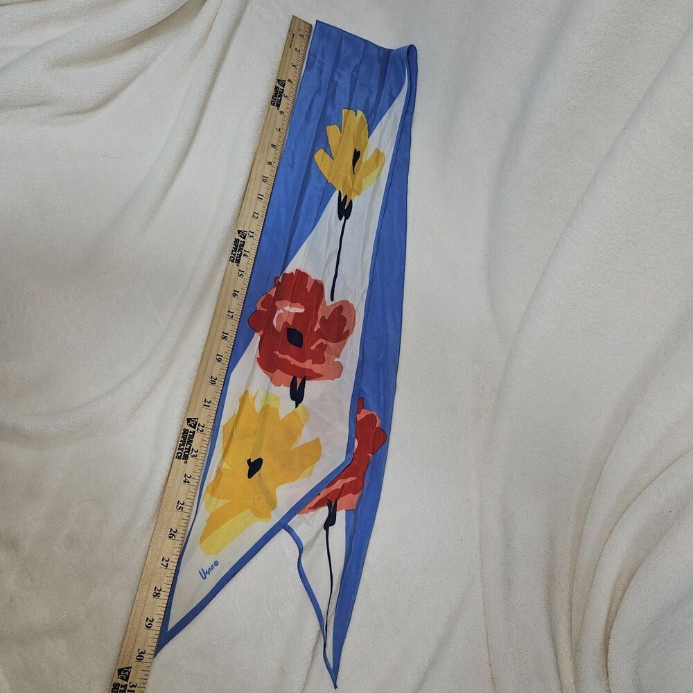 Vintage Vera Neumann Floral Scarf with Large Flower Pattern - Picture 5 of 7